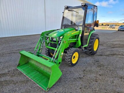 John Deere 300E -2020 + Chargeur